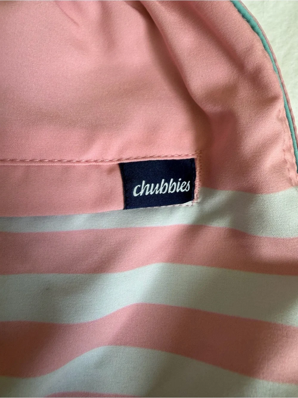 Chubbies On the Horizons Swim Trunks Men’s Large 7” Pink Aqua Striped Stretch